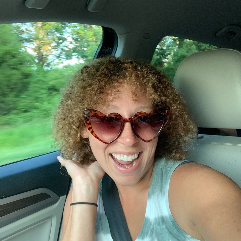 Meet your Posher, Elizabeth